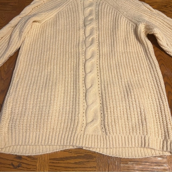 NEW Torrid Chunky Cable Knit Boyfriend V-Neck Cardigan Sweater in Butter Sz 3 - Picture 15 of 15